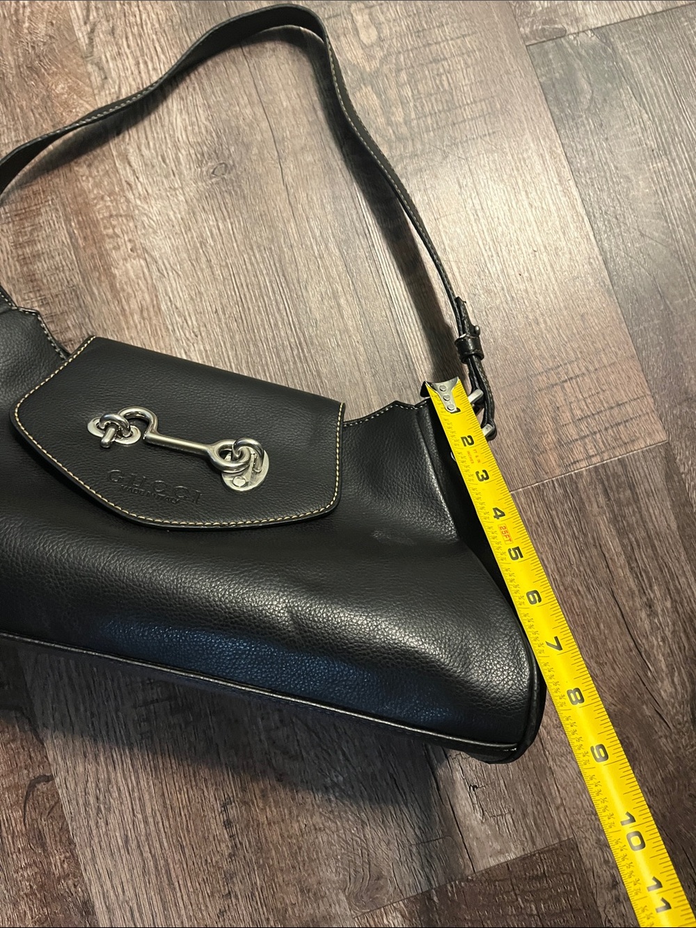 Gucci Black Leather Shoulder Bag with Silver Horsebit Accent - Picture 4 of 10